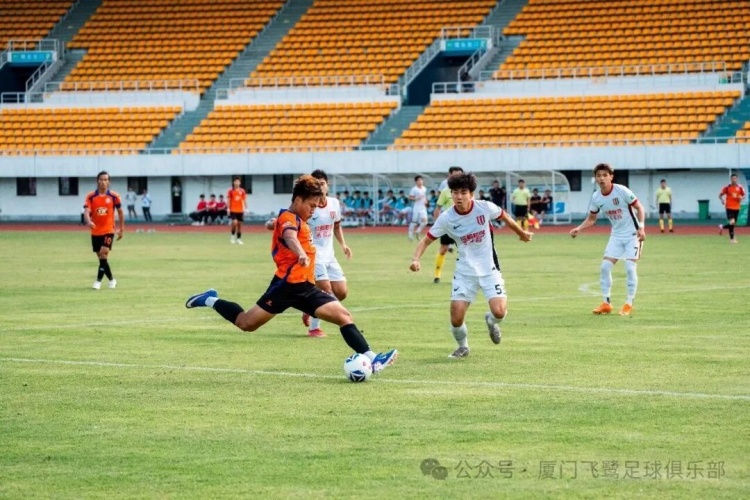 徐武造乌龙刘子铭破门 厦门飞鹭2-0力克蓉城希拉谷挺进争冠组 徐武造乌龙刘子铭破门 厦门飞鹭2-0力克蓉城希拉谷挺进争冠组