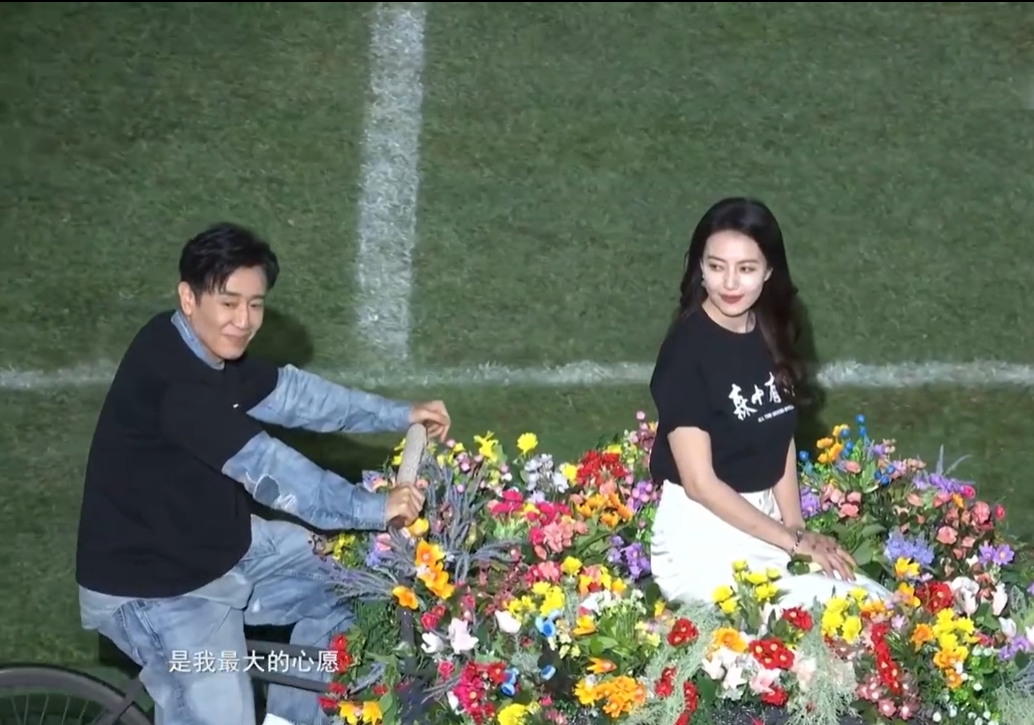 于和伟高圆圆张天爱现身助阵 首届东北超沈阳赛区开赛 于和伟高圆圆张天爱现身助阵 首届东北超沈阳赛区开赛