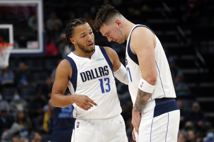 双倍暴击：独行侠连失两位分区决赛MVP